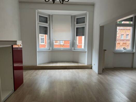 Wohnung zur Miete 650 € 3,5 Zimmer 90 m² Geschoss 3/4 frei ab 01.11.2026 Alt-Saarbrücken Mitte 66119