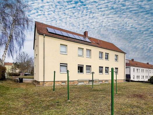 Wohnung zur Versteigerung 18.000 € 3 Zimmer 65 m² Goethestraße 14 Roßleben 06571