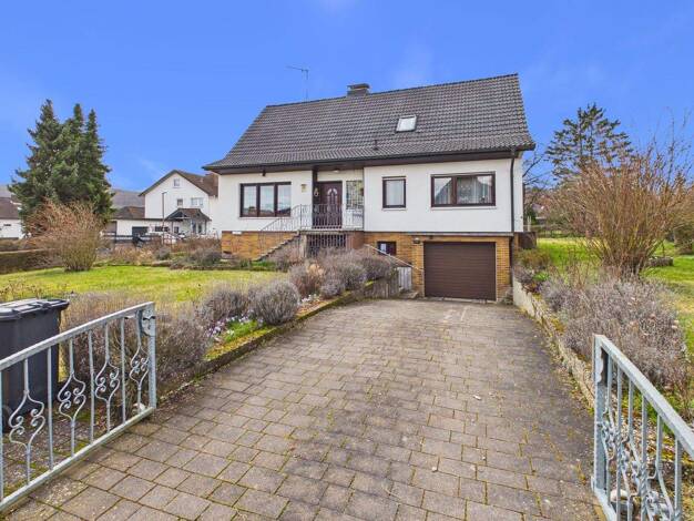 Einfamilienhaus zum Kauf 210.000 € 6 Zimmer 138 m² 1.088 m² Grundstück Hausen Oberaula 36280