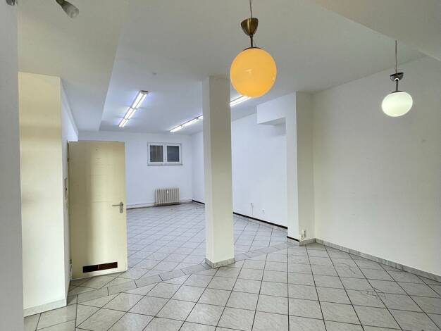 Laden zur Miete provisionsfrei 50,7 m² Verkaufsfläche Marktplatz 42 Schwalbach 65824