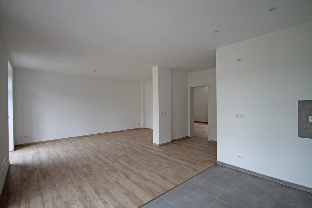 Wohnung zur Miete 1.150 € 4 Zimmer 115 m²<br/>Wohnfläche ab sofort<br/>Verfügbarkeit Albert-Einstein-Straße 28 Leuna Leuna 06237