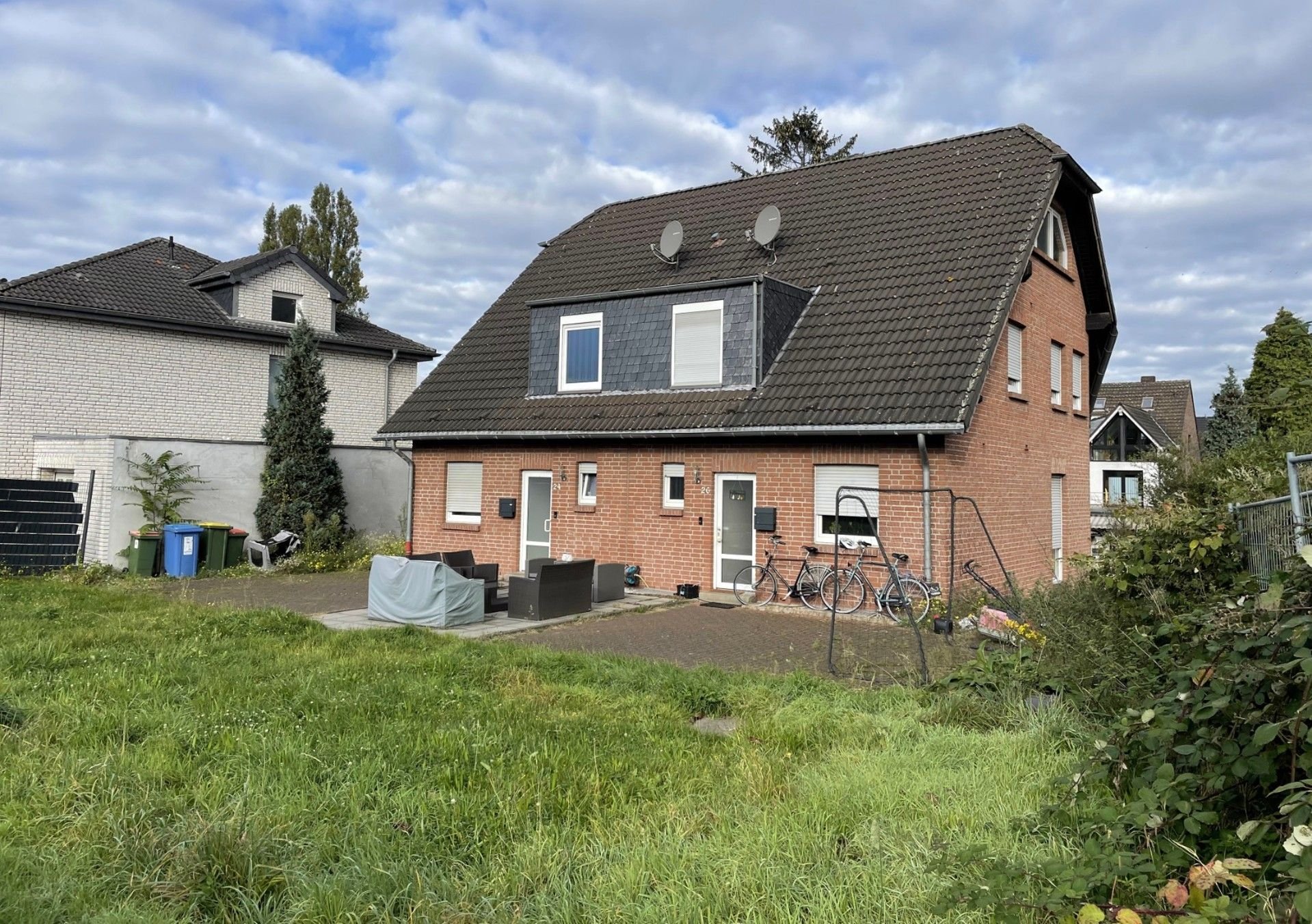 Mehrfamilienhaus zur Zwangsversteigerung 355.000 € 8 Zimmer 244 m²<br/>Wohnfläche 507 m²<br/>Grundstück Buschhausen Oberhausen 46149