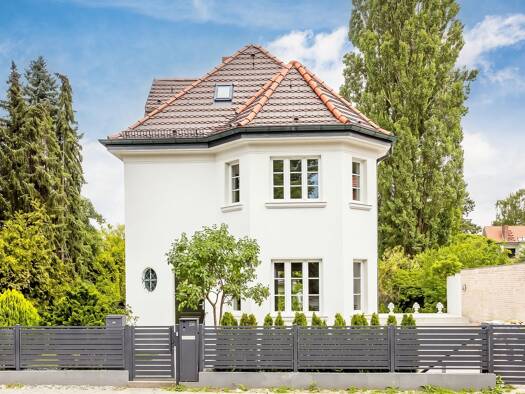Villa zum Kauf provisionsfrei 1.890.000 € 7 Zimmer 235 m² 558 m² Grundstück frei ab sofort Zehlendorf Steglitz-Zehlendorf 14169