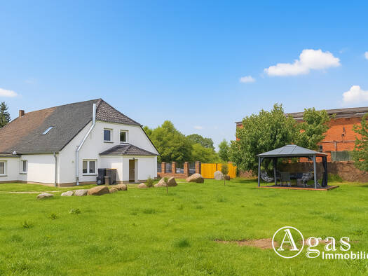 Doppelhaushälfte zum Kauf 199.000 € 6 Zimmer 185 m² 1.976 m² Grundstück frei ab sofort Warnsdorf Halenbeck-Rohlsdorf / Warnsdorf 16945