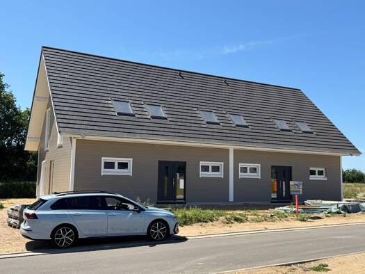 Doppelhaushälfte zur Miete 1.600 € 4 Zimmer 122 m² 371 m² Grundstück frei ab 01.10.2026 Schenefeld Schenefeld 25560