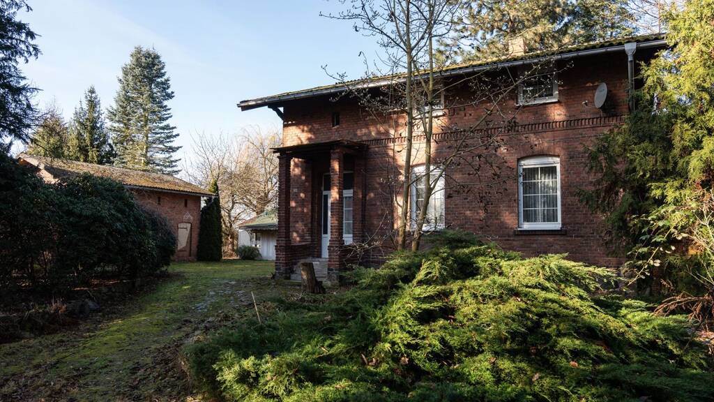Einfamilienhaus zum Kauf 220.000 € 7 Zimmer 200 m² 3.200 m² Grundstück Bergzow Elbe-Parey 39307