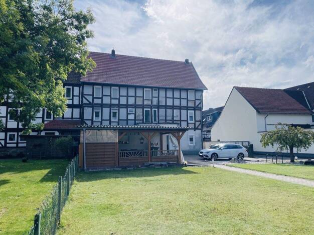 Mehrfamilienhaus zum Kauf 179.000 € 10 Zimmer 308 m² 997 m² Grundstück frei ab 01.04.2026 Hombressen Hofgeismar 34369