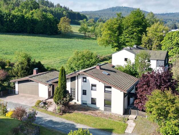 Einfamilienhaus zum Kauf 349.000 € 7 Zimmer 189 m² 2.105 m² Grundstück Bobengrün Bad Steben 95138