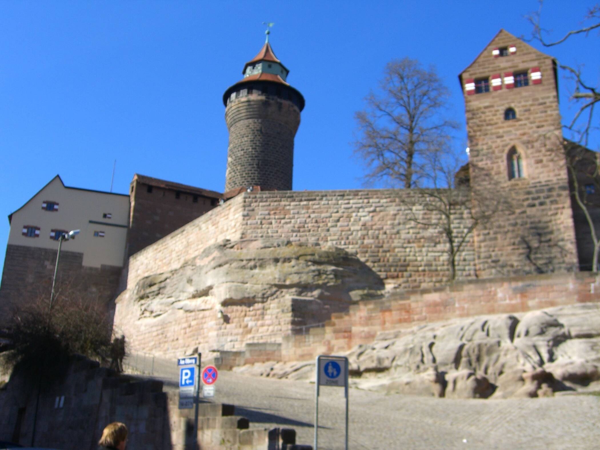 Schön geschnittene 3-Zimmer-Wohnung unterhalb der Kaiserburg – Tetzelgasse 17, 90403 Nürnberg – Bild 1 von 19