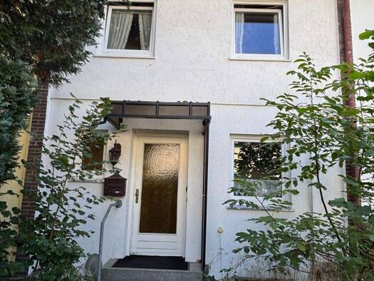 Reihenmittelhaus zum Kauf 389.500 € 5 Zimmer 121 m² 136 m² Grundstück Harksheide Norderstedt 22844