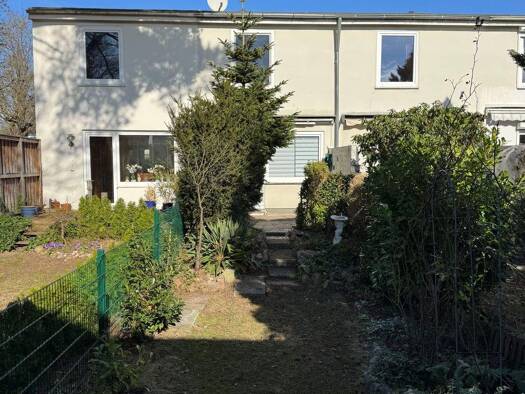 Reihenmittelhaus zum Kauf 239.000 € 3 Zimmer 62 m² 110 m² Grundstück frei ab 01.05.2026 Eißendorf Hamburg 21075