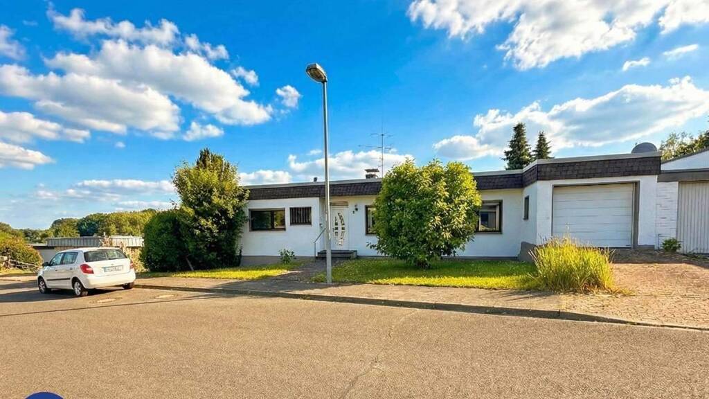 Bungalow zum Kauf 609.500 € 9 Zimmer 216 m² 672 m² Grundstück frei ab sofort Lützenkirchen Leverkusen 51381