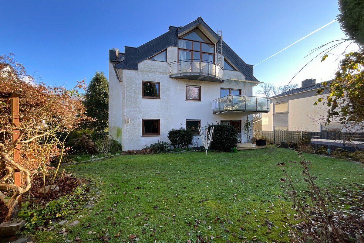 Mehrfamilienhaus zum Kauf 798.000 € 8 Zimmer 308 m²<br/>Wohnfläche 635 m²<br/>Grundstück Naurod - Süd Wiesbaden 65207