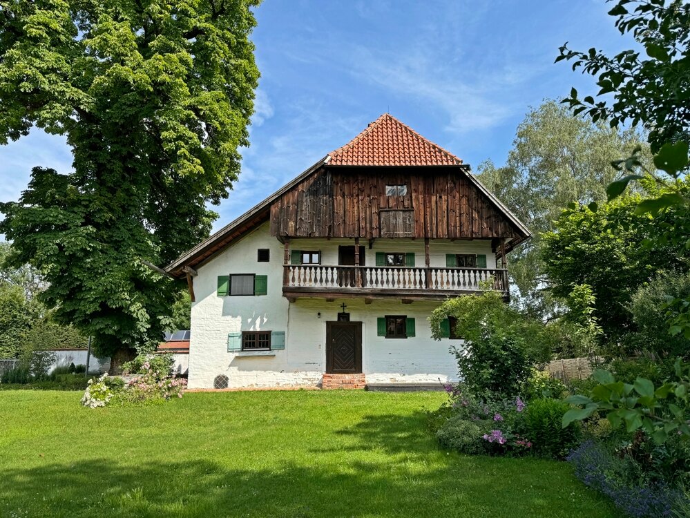 Einfamilienhaus zum Kauf 850.000 € 6 Zimmer 180 m²<br/>Wohnfläche 955 m²<br/>Grundstück Berg Landshut 84036