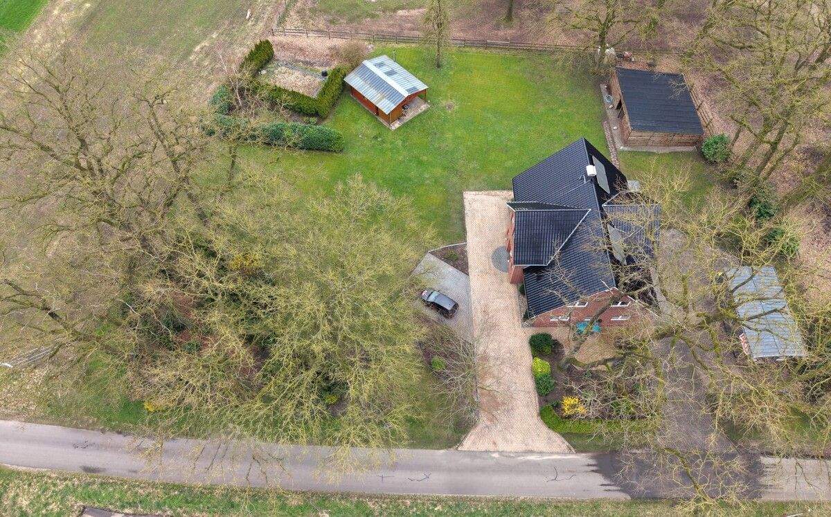 Immobilie in Bakum - Zweifamilienhaus im idyllischen Außenbereich von Bakum.      6.345 m² Grundstück. Solarthermie u. Nebengebäude. - Bild 1