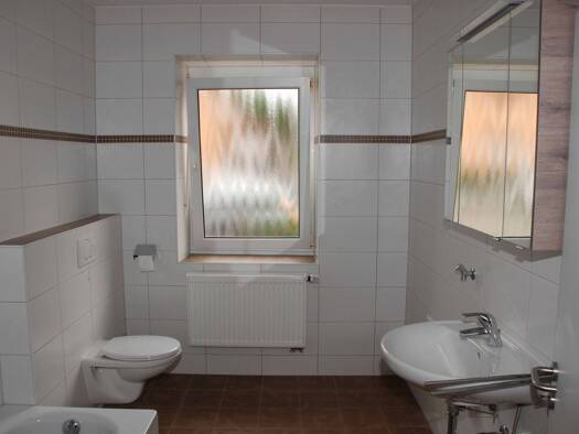 Wohnung zur Miete 530 € 3 Zimmer 70 m² Geschoss EG/3 frei ab 01.01.2026 Landshuter Straße Straubing 94315