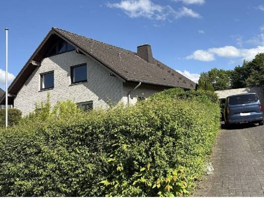 Einfamilienhaus zum Kauf 385.000 € 8 Zimmer 143 m² 1.039 m² Grundstück Brakel 33034