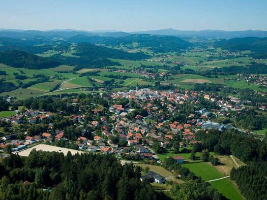 Laden zum Kauf als Kapitalanlage geeignet 2.045.000 € 1.300 m² Waldkirchen 94065