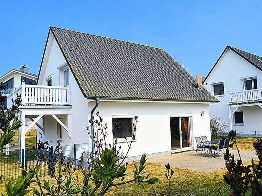 Einfamilienhaus zum Kauf 595.000 € 8 Zimmer 105 m² 393 m² Grundstück frei ab sofort An den Boddenwiesen 17 Glowe Glowe 18551