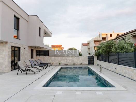 Haus zum Kauf 850.000 € 8 Zimmer 232 m² Pag Pag