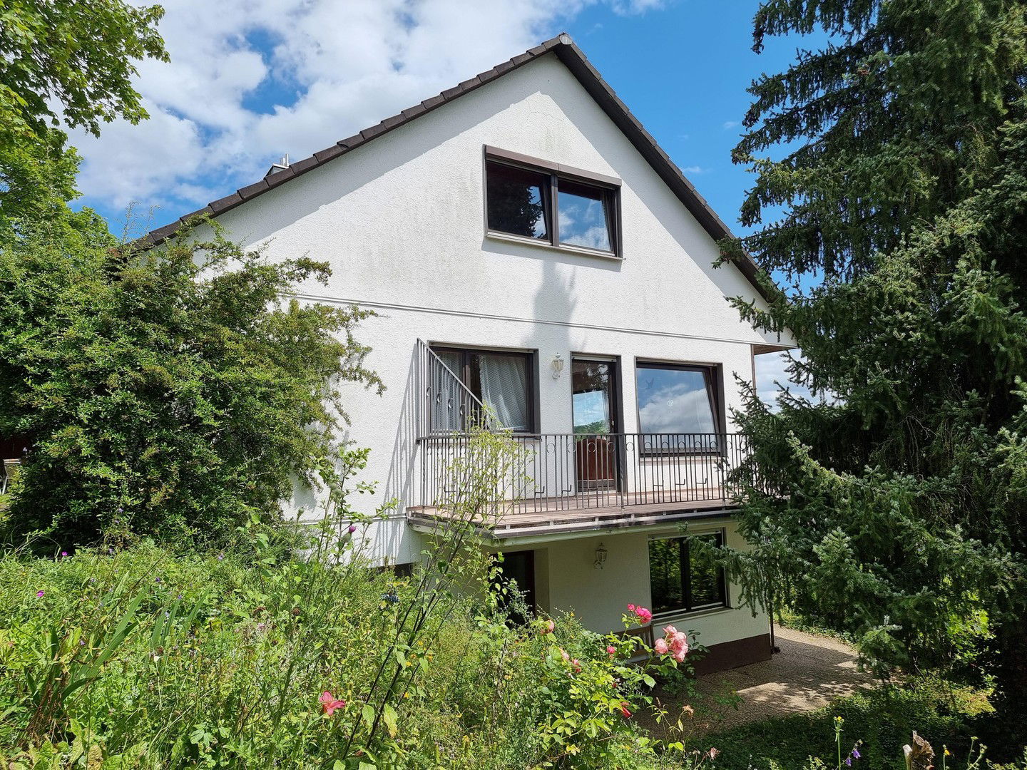 Einfamilienhaus zum Kauf provisionsfrei 495.000 € 9 Zimmer 218 m²<br/>Wohnfläche 1.022 m²<br/>Grundstück Güntersleben 97261