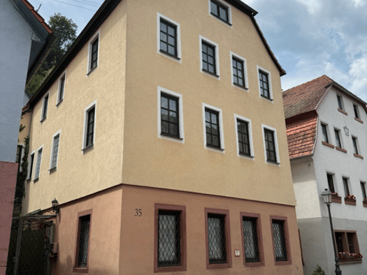 Einfamilienhaus zum Kauf 179.000 € 11 Zimmer 240 m² 216 m² Grundstück frei ab sofort Hauptstraße 35 Rothenfels 97851