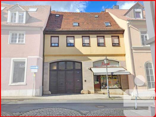 Mehrfamilienhaus zum Kauf 290.000 € 6 Zimmer 200 m² 350 m² Grundstück frei ab 01.04.2026 Kitzingen 97318