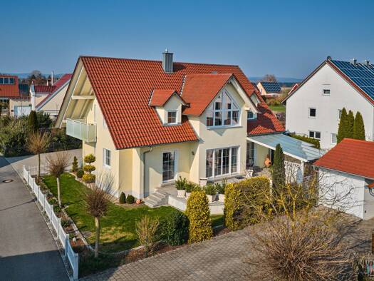 Einfamilienhaus zum Kauf 729.000 € 5 Zimmer 252,2 m² 571 m² Grundstück Mintraching 93098