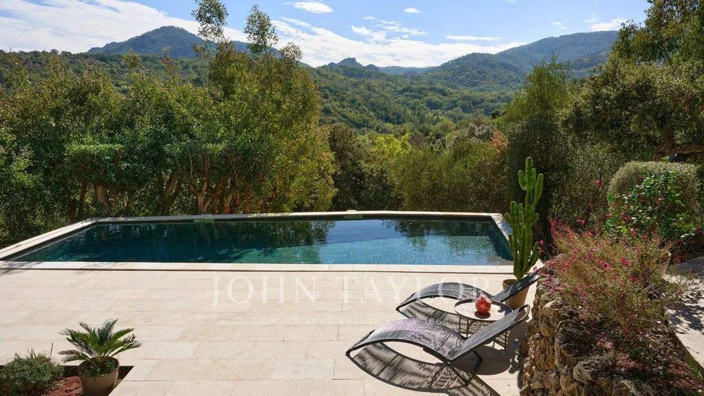 Einfamilienhaus zum Kauf provisionsfrei 3.200.000 € 10 Zimmer 524 m² 100.000 m² Grundstück Les Adrets-de-l'Estérel 83600