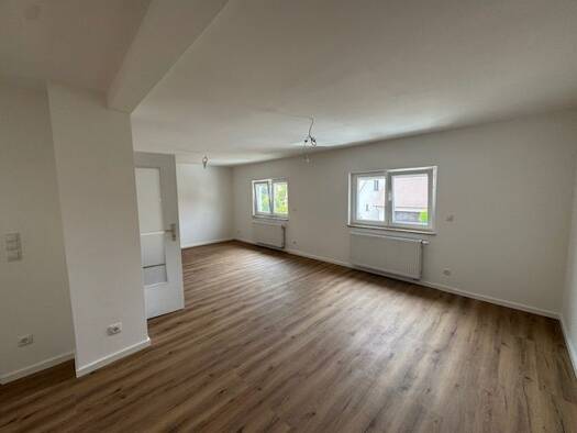Haus zur Miete 1.250 € 5,5 Zimmer 99,2 m² frei ab sofort Lauf Lauf an der Pegnitz 91207