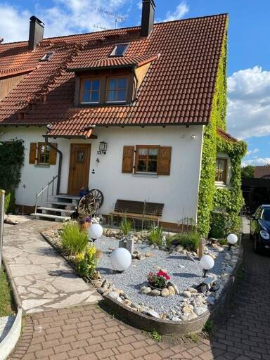 Doppelhaushälfte zum Kauf 465.000 € 5 Zimmer 130 m² 444,5 m² Grundstück frei ab sofort Ringstraße 13 Buch Gremsdorf 91350