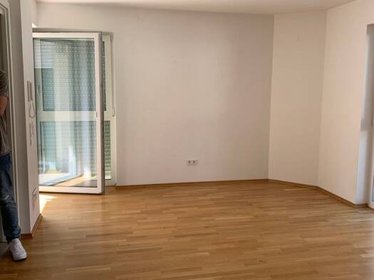 Wohnung zur Miete 770 € 2 Zimmer 66,6 m² 1. Geschoss frei ab 01.10.2026 Straubing 94315