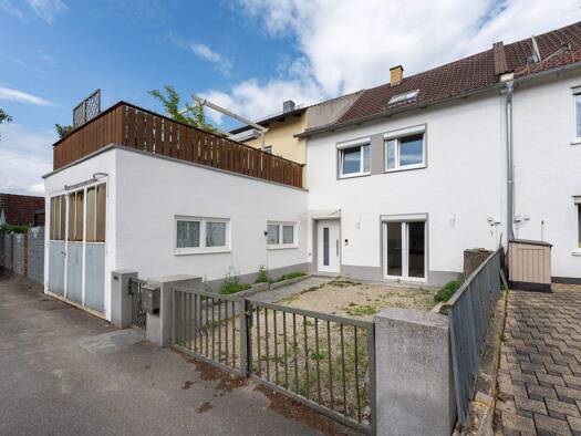 Reihenmittelhaus zur Miete 1.140 € 4 Zimmer 121,5 m² 150 m² Grundstück Straubing 94315