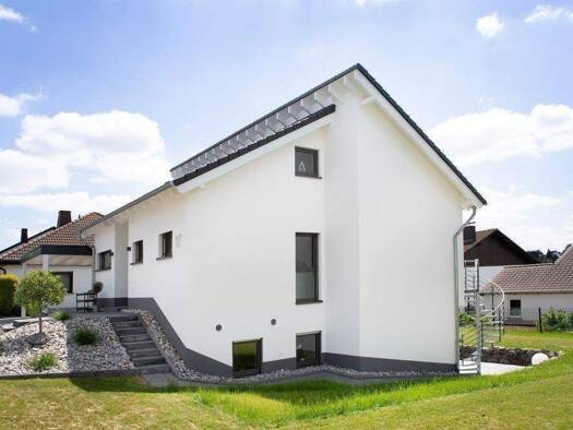 Einfamilienhaus zum Kauf 733.000 € 6 Zimmer 241 m² Grundstück Bergen-Enkheim Frankfurt am Main 60388
