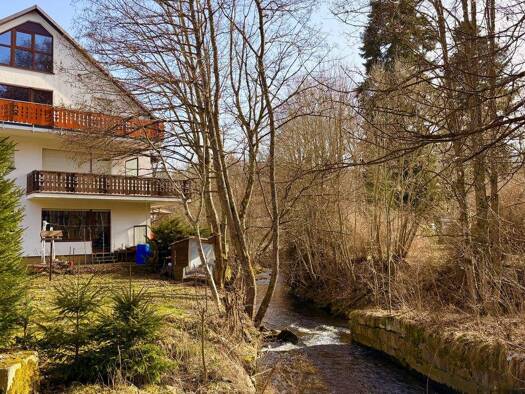 Wohnung zum Kauf 264.000 € 4 Zimmer 90,4 m² 3 Geschosse frei ab sofort Lenzkirch 79853