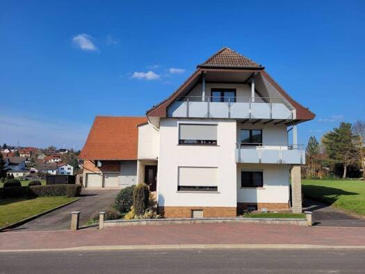 Einfamilienhaus zum Kauf provisionsfrei 295.000 € 10 Zimmer 240 m² 8.206 m² Grundstück Ransbacher Straße 10 Ausbach Hohenroda 36284