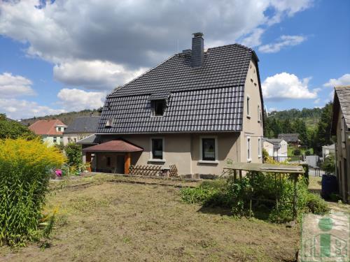 Einfamilienhaus zum Kauf 172.000 € 7 Zimmer 124 m²<br/>Wohnfläche 1.183 m²<br/>Grundstück Schirgiswalde Schirgiswalde-Kirschau 02681