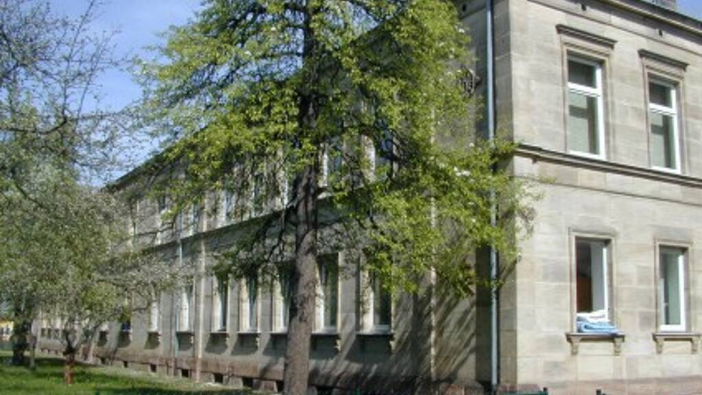 Wohnung zur Miete 1.114 € 3 Zimmer 95,3 m² frei ab 02.05.2026 Spenglerstr. 13 Steinbühl Nürnberg 90443