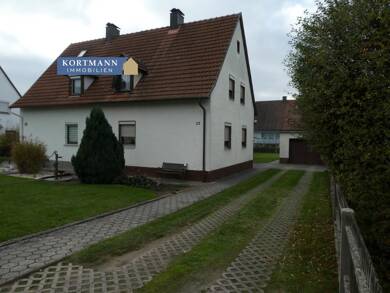 Haus zum Kauf 148.500 € 6 Zimmer 111 m² 522 m² Grundstück frei ab sofort Lanzendorf Himmelkron 95502