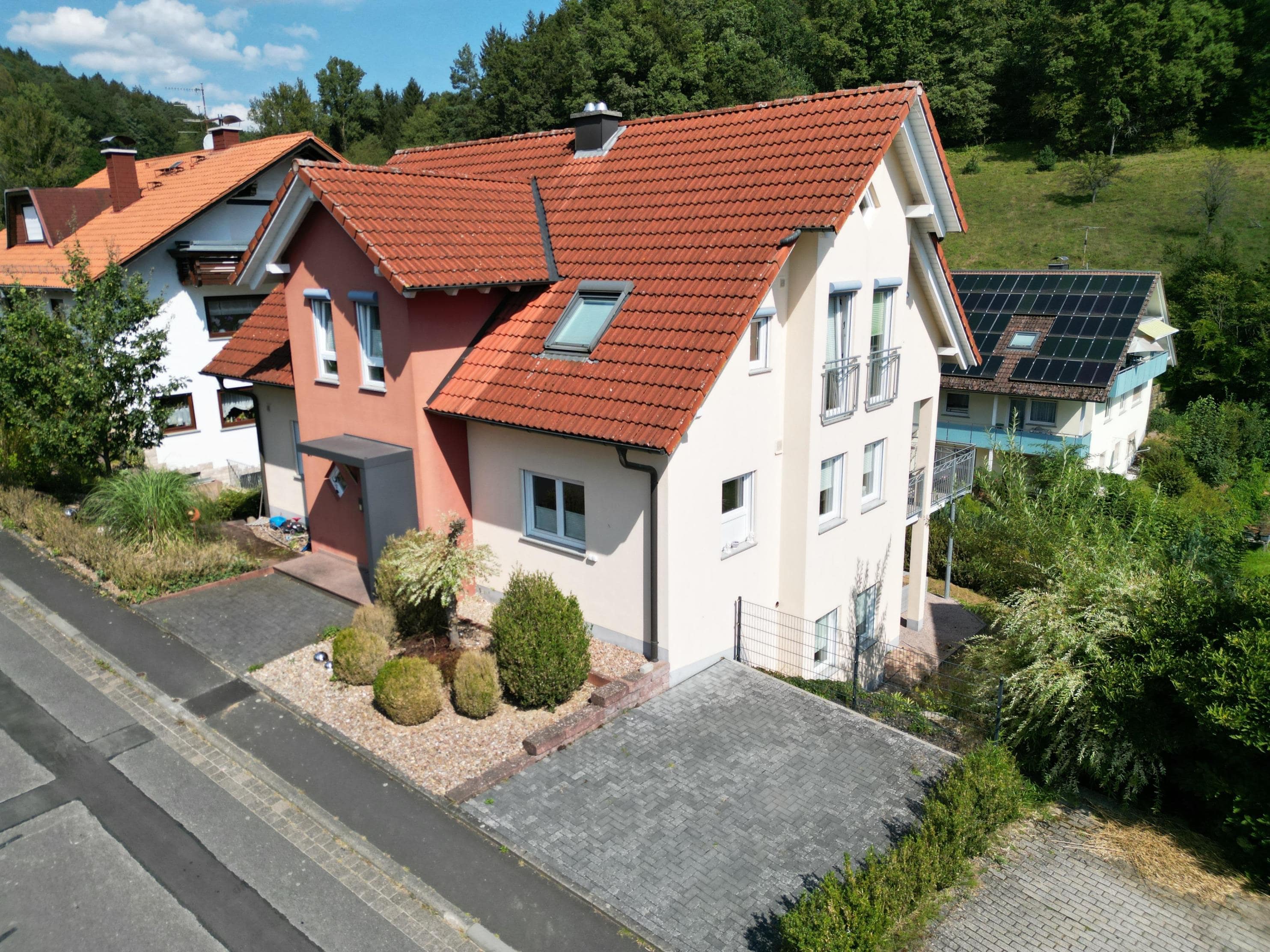 Einfamilienhaus zum Kauf 495.000 € 7 Zimmer 212,9 m²<br/>Wohnfläche 532 m²<br/>Grundstück Frammersbach Frammersbach 97833