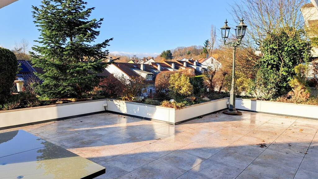 Wohnung zur Miete 2.149 € 5 Zimmer 180 m² Burgholzhausen Friedrichsdorf 61381