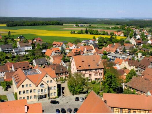 Maisonette zur Miete 690 € 3 Zimmer 77 m² 2. Geschoss frei ab sofort Roßtal 90574