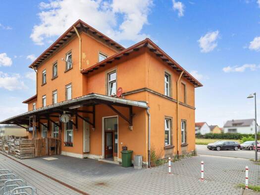 Mehrfamilienhaus zum Kauf als Kapitalanlage geeignet 395.000 € 11 Zimmer 264 m² 427 m² Grundstück Bahnhofstraße 13 Wicklesgreuth Petersaurach 91580