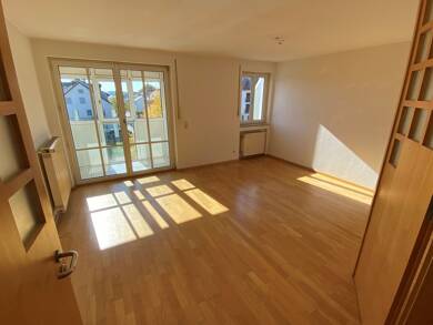 Wohnung zur Miete 473 € 2 Zimmer 56 m² 2. Geschoss frei ab 01.08.2025 Metten Metten 94526