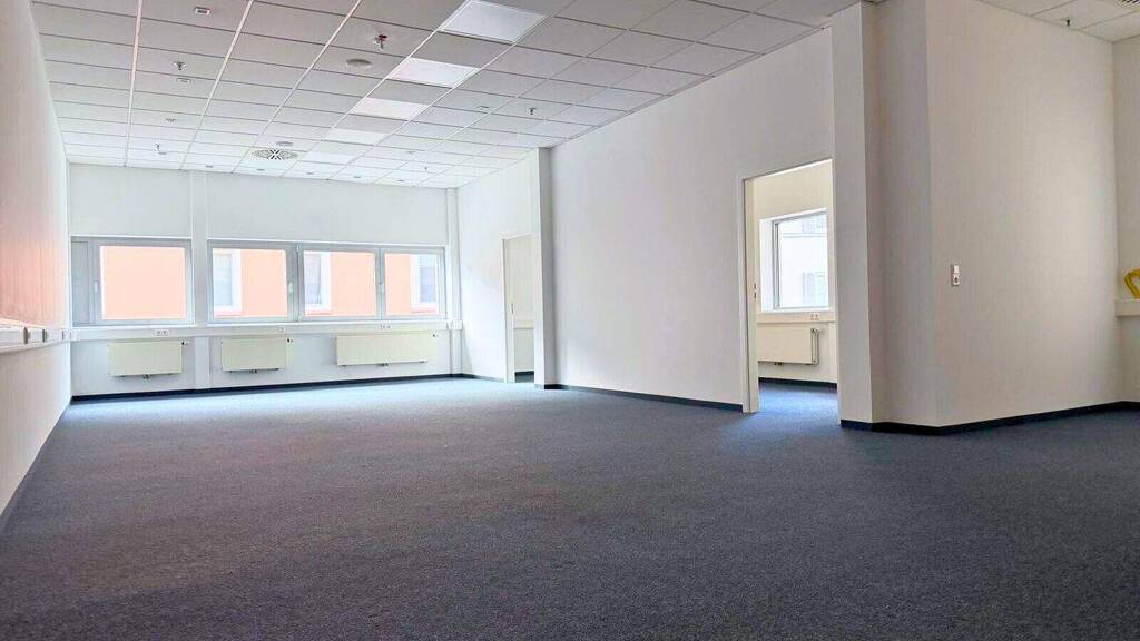 Bürofläche zur Miete 980 € 3 Zimmer 98 m² Bürofläche Nagold 72202