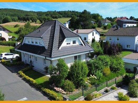 Einfamilienhaus zum Kauf provisionsfrei 479.000 € 5 Zimmer 217 m² 604 m² Grundstück Neukirchen 34626