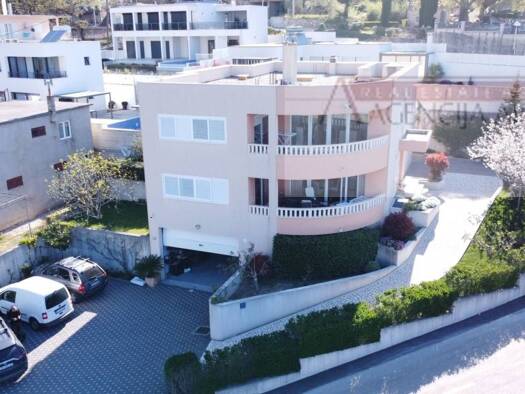 Haus zum Kauf 8 Zimmer 500 m² Baska Voda