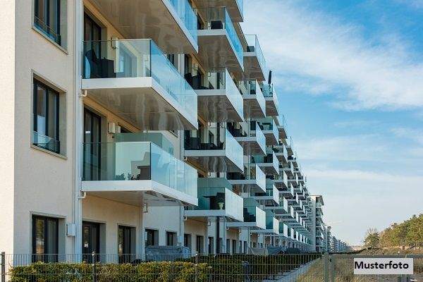 Immobilie in Mengkofen - 3 Wohnhäuser mit bewaldeten Grundstücksteilflächen - provisionsfrei - Bild 0