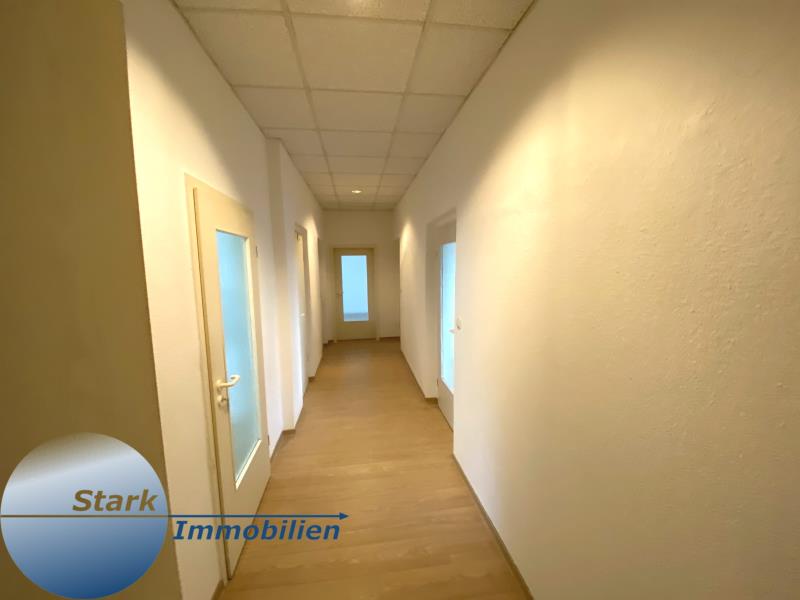 Wohnung zur Miete 450 € 4 Zimmer 83 m²<br/>Wohnfläche 1.<br/>Geschoss ab sofort<br/>Verfügbarkeit Vordere Gellertstr. 1 Bahnhofsvorstadt Plauen 08525