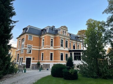 Villa zum Kauf 12 Zimmer 570 m² 5.200 m² Grundstück frei ab sofort Meerane Meerane 08393